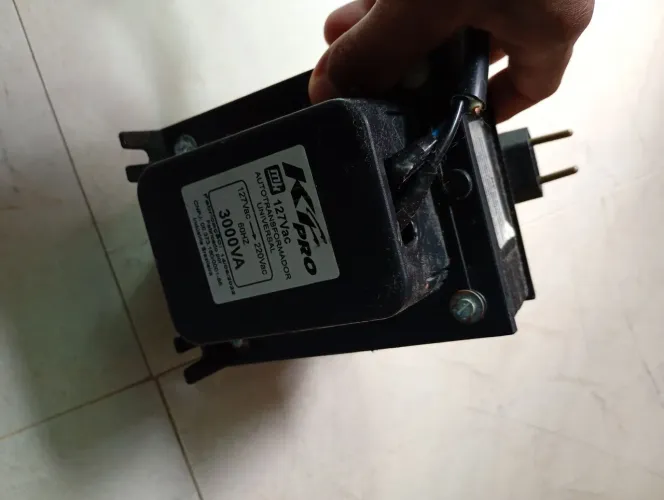 TRANSFORMADOR DE 110 PARA 220
