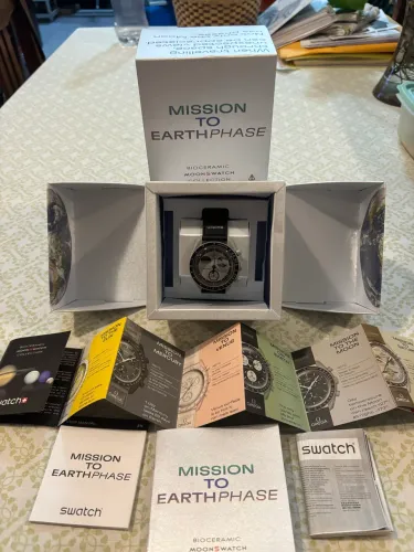 Swatch x Omega Relógio Bioceramic Mission To Earthphase
