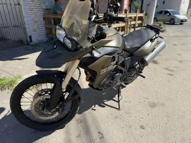 BMW F800 em ótimo estado *