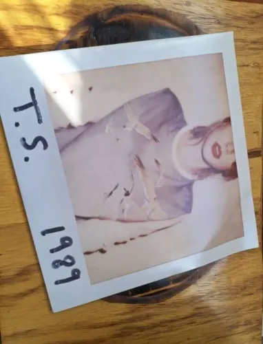lp duplo da taylor swift, álbum 1989, lançado em 2014. o disco está em ótimo estado, sem r