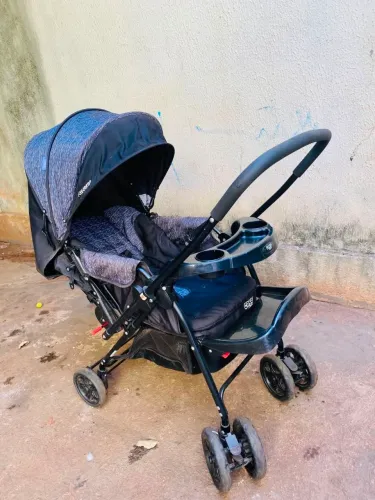 Vendo carinho de bebê 