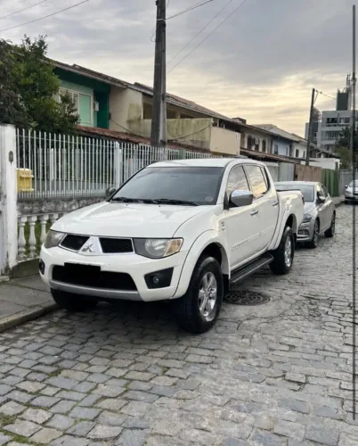 Mitsubishi L200 Triton HPE 3.2 CD TB Int.diesel AUT 2011