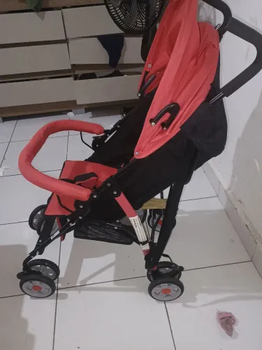 Vende-se carrinho de bebê