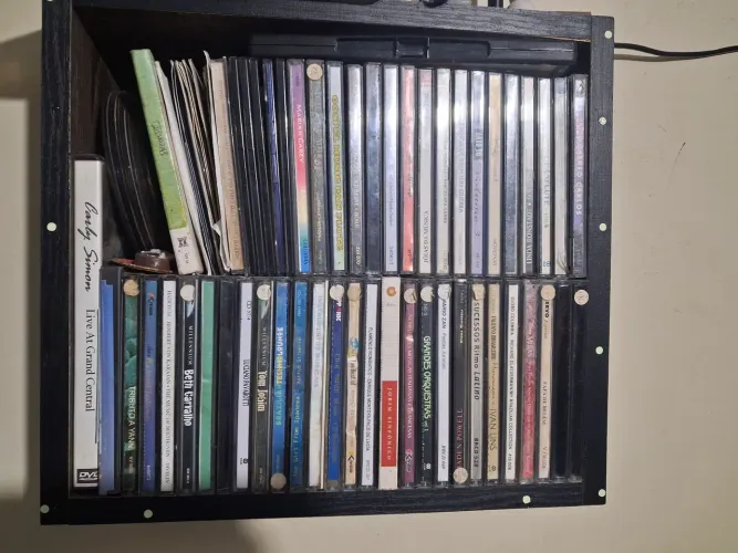 CDs variados, Jobim, RC, Mariah Carey, Vinícius, Pavarotti Etc.