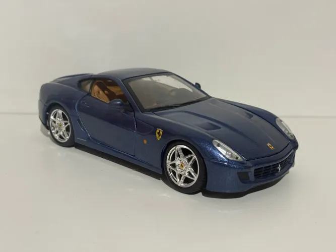 Miniatura Ferrari 599 GTB Fiorano 1/24 Maisto