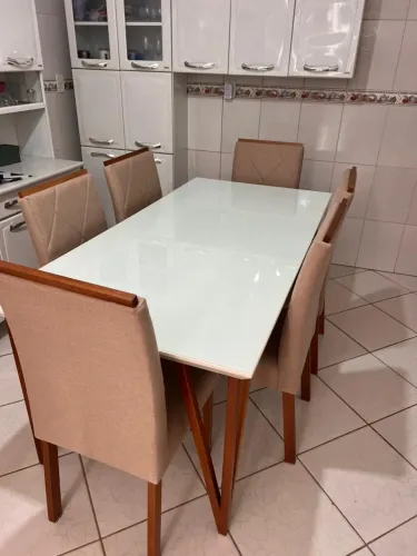 Mesa de jantar + 6 cadeiras