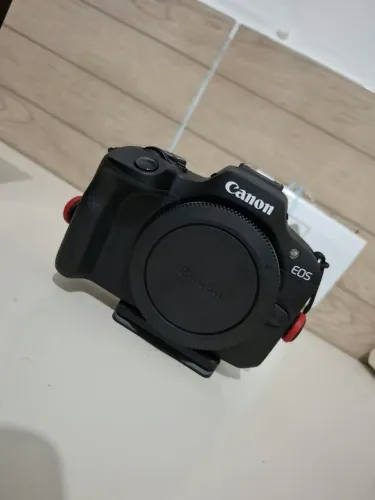 Canon R100 + acessórios