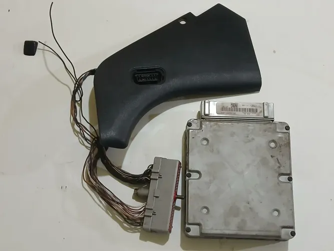 Módulo de injeção eletrônica do Escort Zetec 1.8 16v 