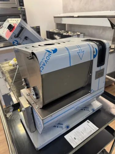 Masseira industrial inox 5 kg semi rápida Nova