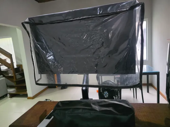 Monitor/TV Samsung + caixa de som gamer Bluetooth + suporte elg + capas