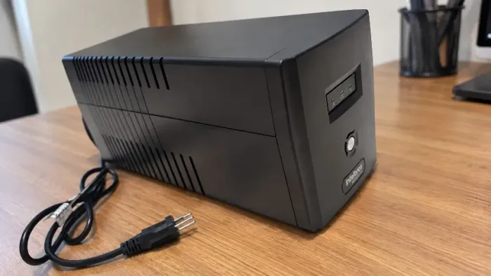 Nobreak Estabilizador de Energia intelbras 1200VA Entrada 220V saída 220V XNB1200