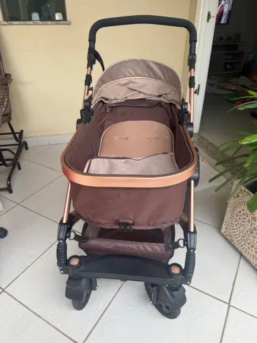 Carrinho de bebê tipo moíses
