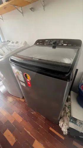 Máquina de lavar 12kg pouquíssimo usada