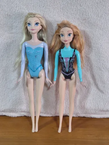 Boneca barbie frozen ana e elsa