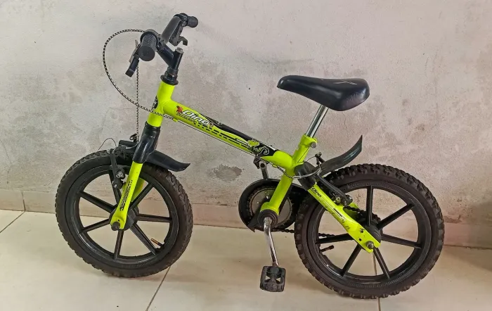 Vende bicicleta infantil