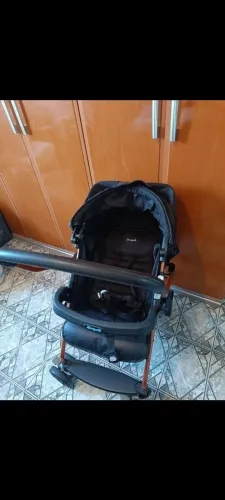Carrinho de bebê ótimo e moderno