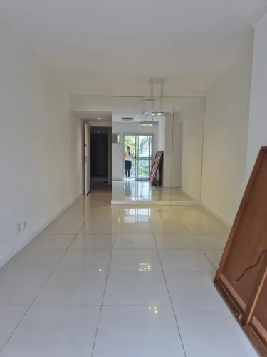 Imóvel para aluguel tem 65 metros quadrados com 2 quartos em Todos os Santos - Rio de Jane