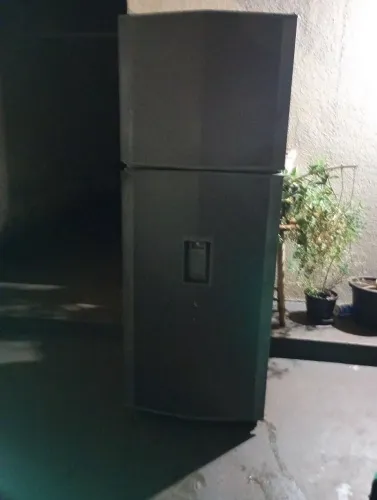 Vende geladeira 450 litro
