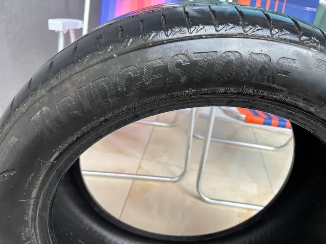 Pneu Bridgestone 225/50 18