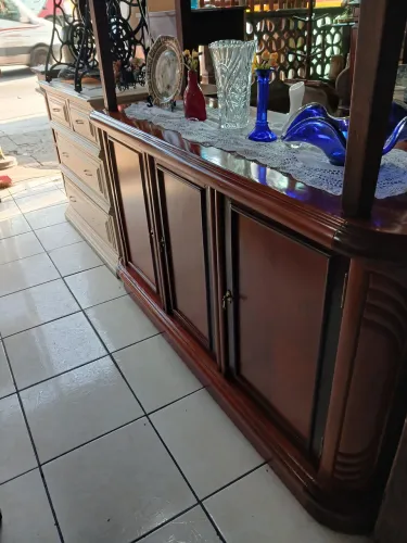 Lindo Buffet / Aparador em Madeira Mogno