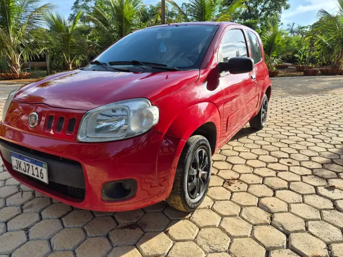 Fiat Uno Vivace Celeb. 1.0 EVO F. Flex 8V 3P 2013