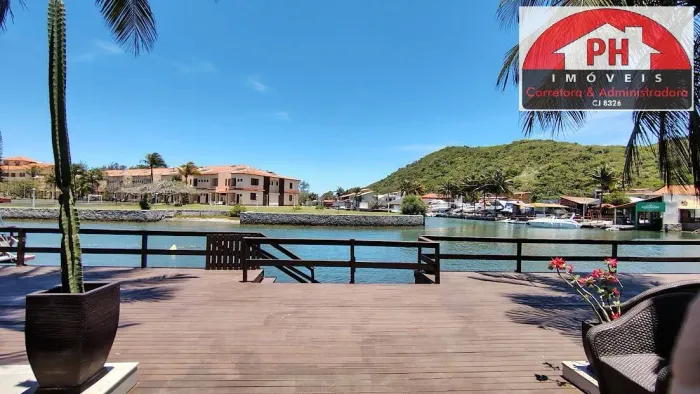Triplex em Condomínio Fechado em Cabo Frio com acesso ao canal