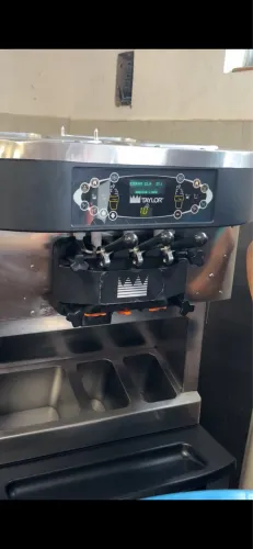 Máquina de sorvete Taylor 