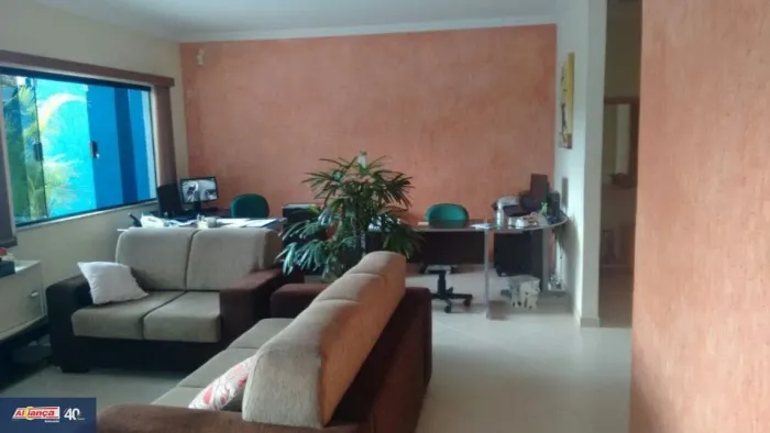 Sobrado com 3 dormitórios à venda, 340 m² SO1674