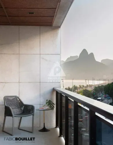COBERTURA COM 2 QUARTOS SENDO OS 2 SUITES, 3 BANHEIROS, 1 VGA DE GARAGEM EM IPANEMA