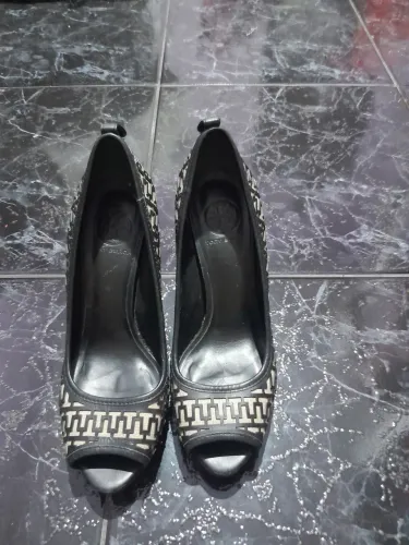 Scarpin Tory Burch (tam 38 -salto 11 cm)