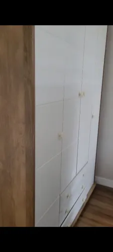 Guarda roupas médio