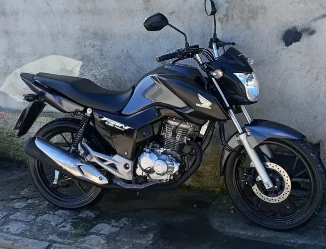 Moto em ótimo estado, único dono dono muito conservada 