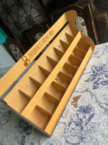 Expositor de madeira