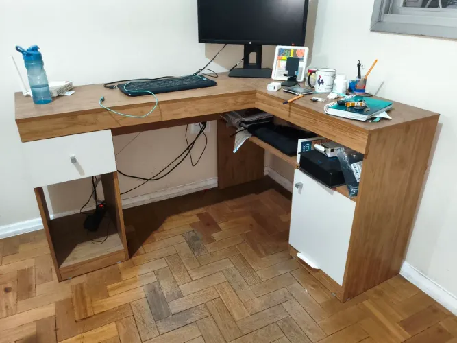 Escrivaninha em L