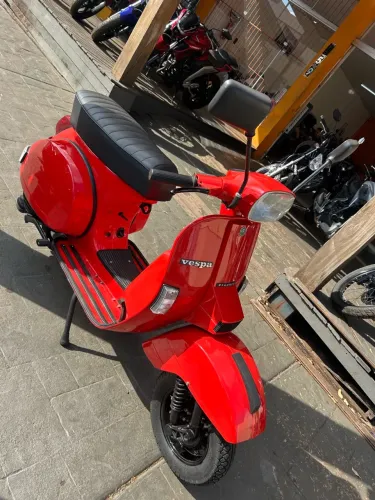 Vespa 200 placa preta 100% original 