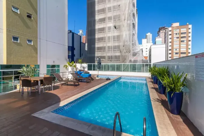 Apartamento para aluguel tem 107 metros quadrados com 3 quartos