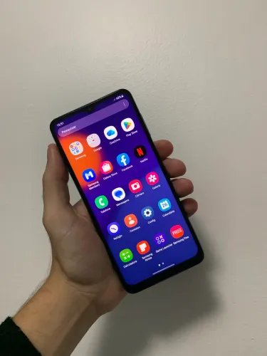 SAMSUNG M12