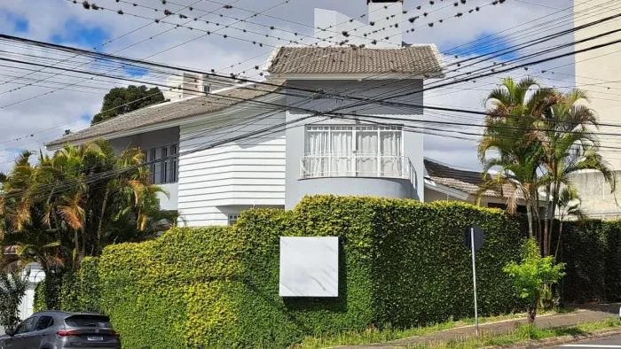 Casa à venda e locação - 4 Quartos, 4 Suites, 3 Vagas, 410 m², Centro