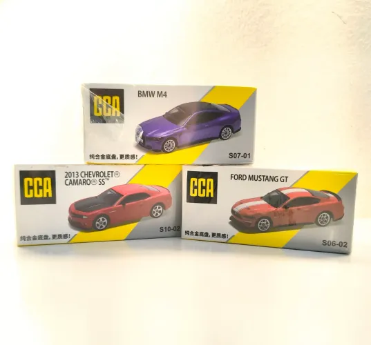 Combo 3 Miniaturas 1:64 (aprox. 7/8cm), Mustang, Camaro e BMW M4  CCA não Hotwheels 