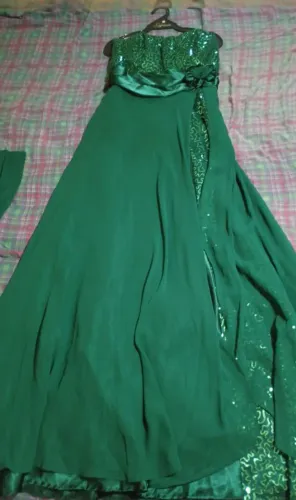 Vestido verde esmeralda para festas 