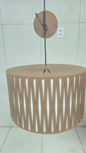 Pendente de luz em MDF