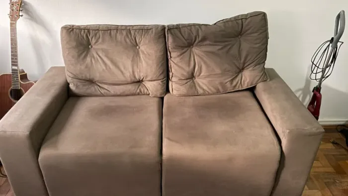 sofá 2 lugares