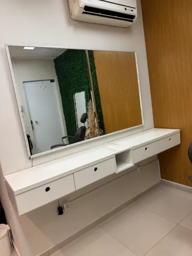 Bancada com gavetas