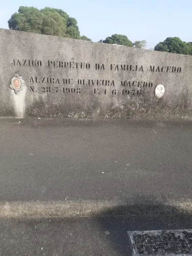 Vendo jazigo no cemitério do caju no Rio de Janeiro