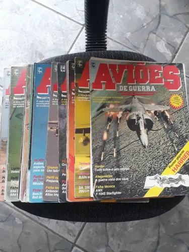 Lote de 30 Revistas Aviões de Guerra