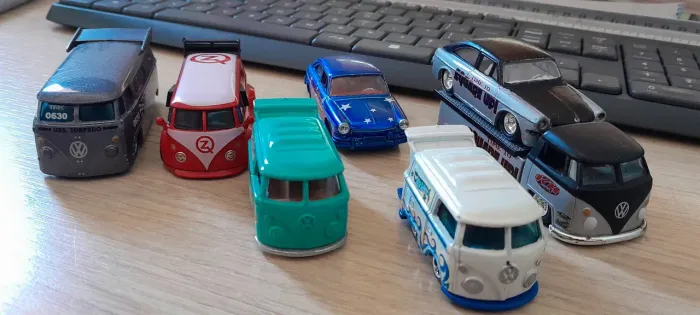 Coleção típo Hotwheels kombi & Variante.