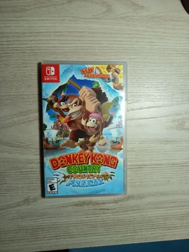 Donkey Kong Country Tropical Freeze usado em perfeitas condições