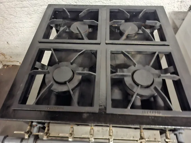 Fogão industrial 4 bocas com forno