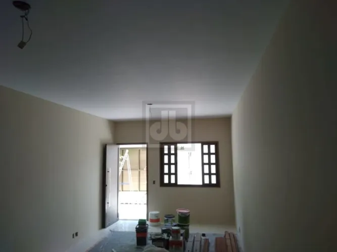 Casa 1 locação, Pronta Para Morar, Vista Para o Verde, 2 Pavimentos. 1º pavimento: Salão,