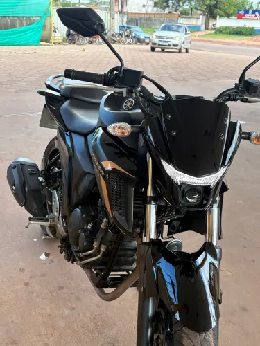 Yamaha Fazer 250; Modelo 2025.